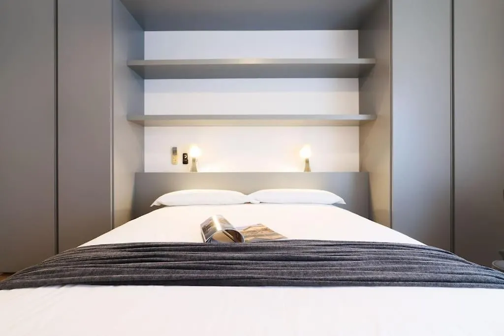 Contempora Apartments - Trilocale Podgora 10 contacts